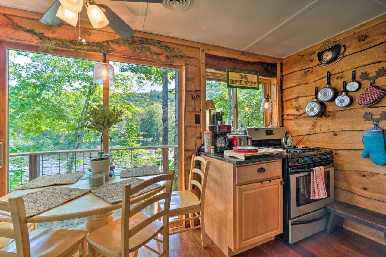 Adirondack Mountains Cottage Near Gore Mountain! Warrensburg Екстериор снимка